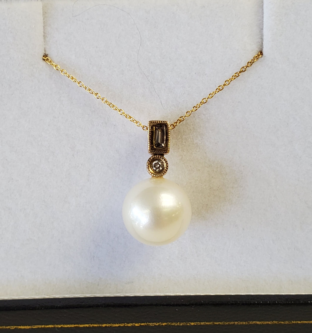 10k Yellow Gold Pearl and Diamond Necklace