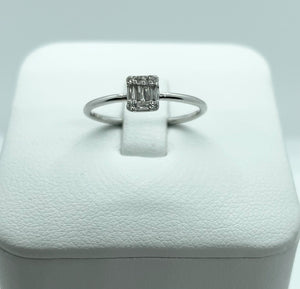 10k White Gold Diamond Ring